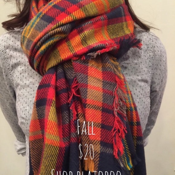 Rectangular Fall Tartan scarf - Picture 2 of 2